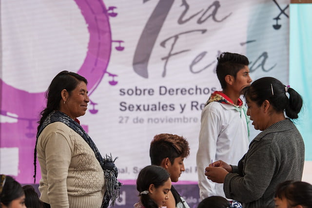 Mujeres mazahuas participan en la Primera Feria sobre Derechos Sexuales y Reproductivos “Sólo somos, si conocemos”