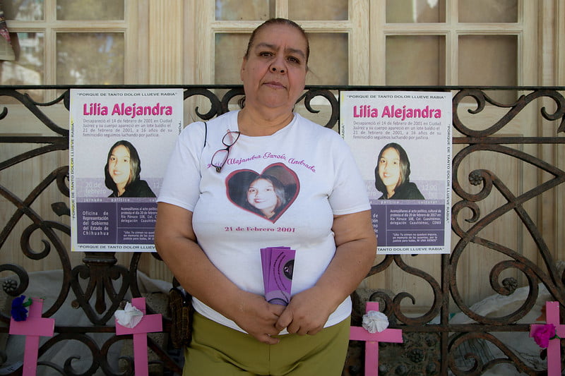 A 16 años del feminicidio de Lilia Alejandra García Andrade, Norma Andrade, madre de Lilia, y sociedad civil realizaron un acto político cultural para exigir justicia al gobierno de Chihuahua