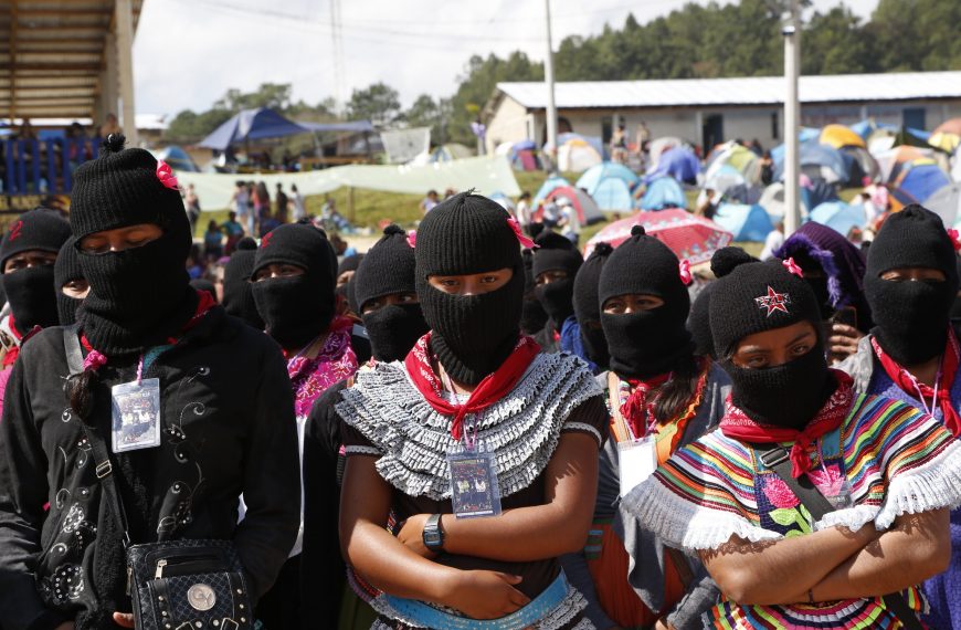 Mujeres indígenas y sus espacios de resistencia desde el legado zapatista. Día Internacional de las Poblaciones Indígenas