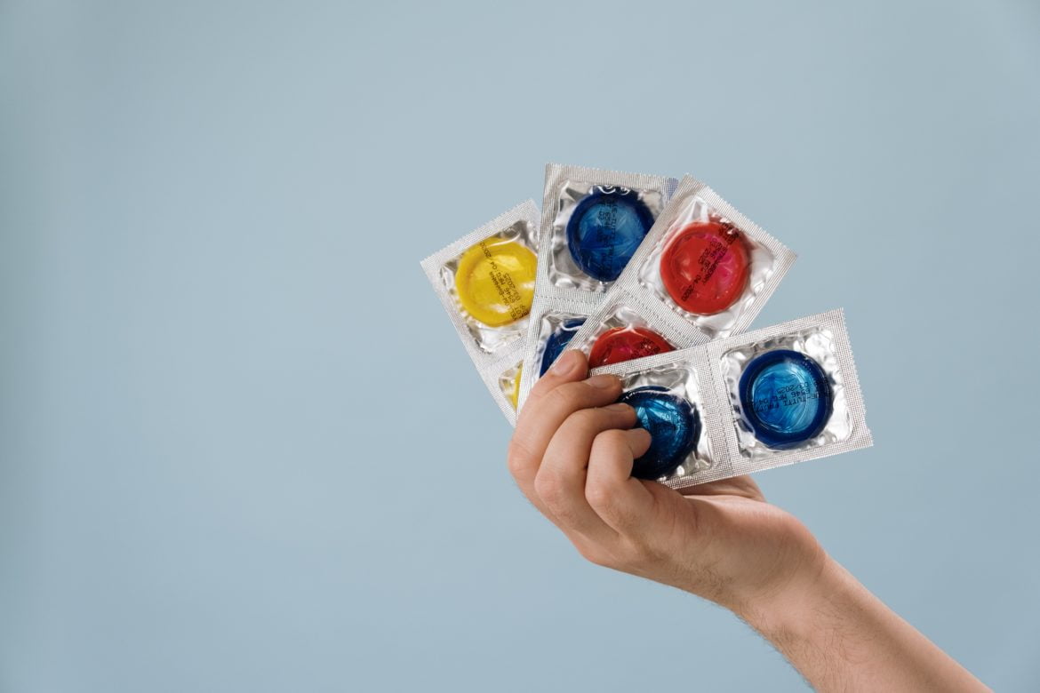 condones