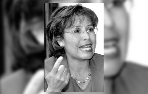 Rosario Robles durante una entrevista sobre la despenalización del aborto en México en el año 2000. Fotografía: Wikimedia Commons.