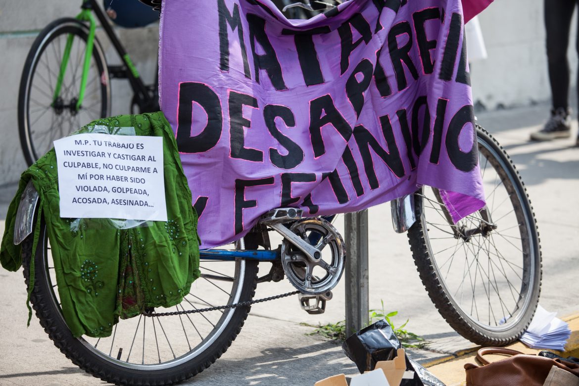 © César Martínez López