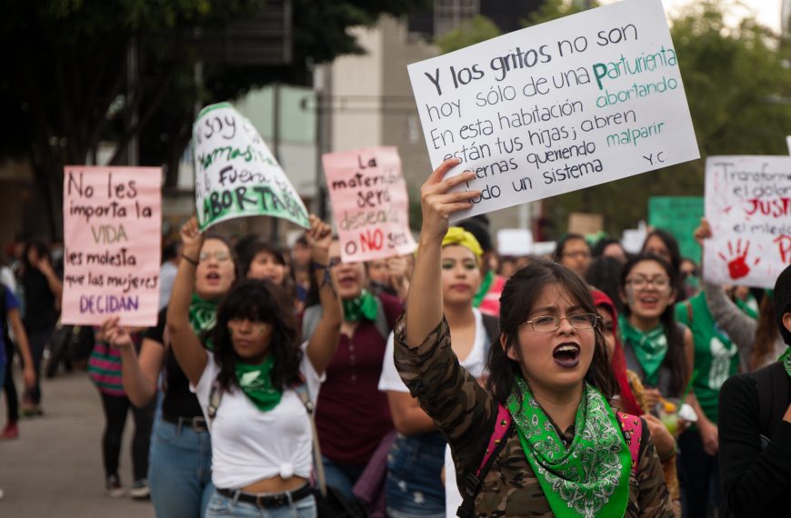 Directorio feminista de acompañantas para abortar de forma confidencial y segura