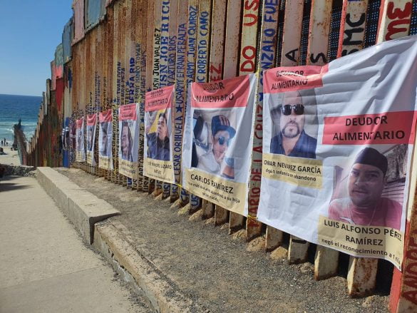 Tendedero de deudores alimentarios en Playas de Tijuana. Fotografía: Cortesía de Diana Luz Vázquez Ruiz.