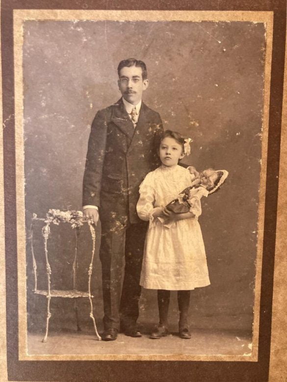 Josefina Borondón y José Leoncio González. La familia de ella la comprometió en matrimonio cuando solo tenía 12 años de edad. Fotografía: Cortesía de la familia de Josefina.