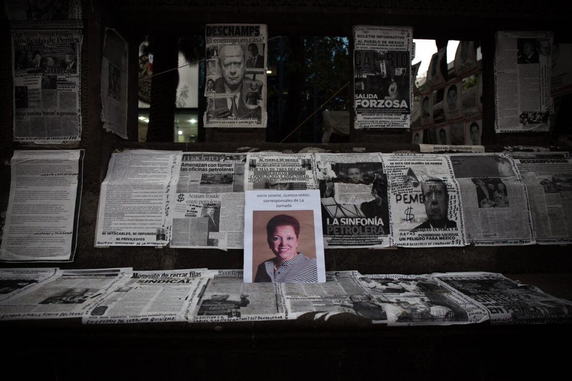 ©César Martínez López