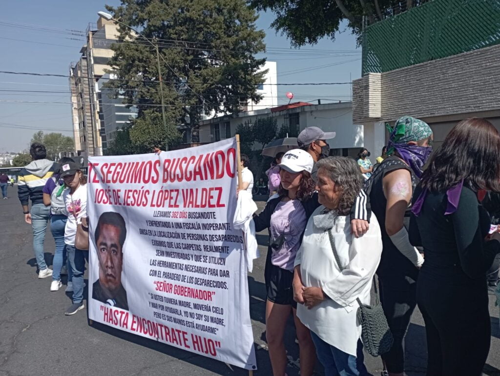Inicia marcha de familias de personas desaparecidas en Puebla