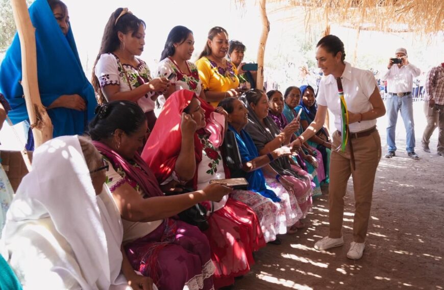 Programas sociales para mujeres de 60 a 64 va para atrás