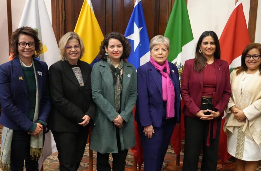 México, proclama sistema de cuidados en AP, pero lo mantiene en la congeladora