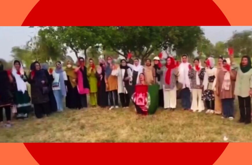En voz alta, mujeres afganas cantan y resisten contra prohibiciones del régimen talibán