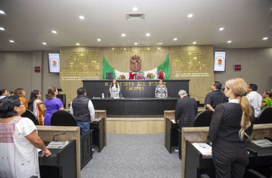  Lo vuelven a hacer: relegan a mujeres en el Congreso de Chiapas