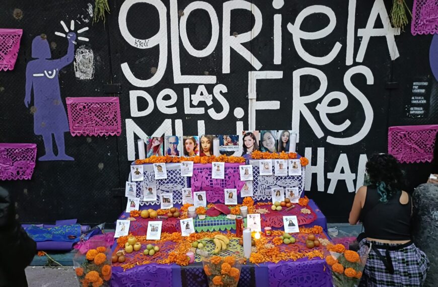 Honrar a quienes ya no están; postales en la Glorieta de las Mujeres que Luchan