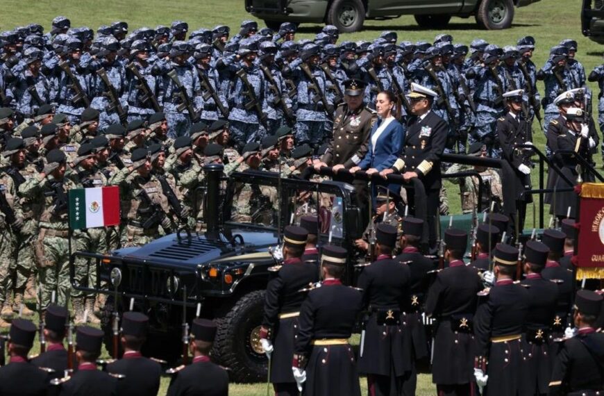 Ayer Guardia Nacional asesinó a 6 migrantes. Hoy, Sheinbaum configura lealtad con Fuerzas Armadas