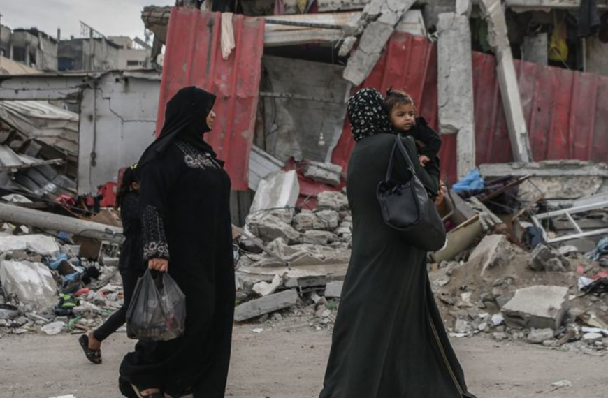 Un año de la guerra en Gaza: 55 mujeres y niñas palestinas han perdido la vida diariamente