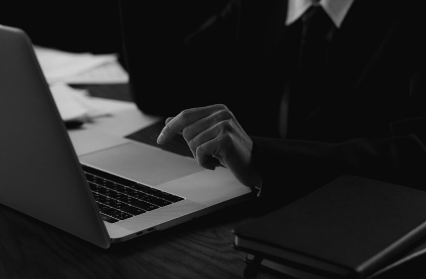 Violencia digital es un tema de mujeres; ellas son el 80% de las víctimas