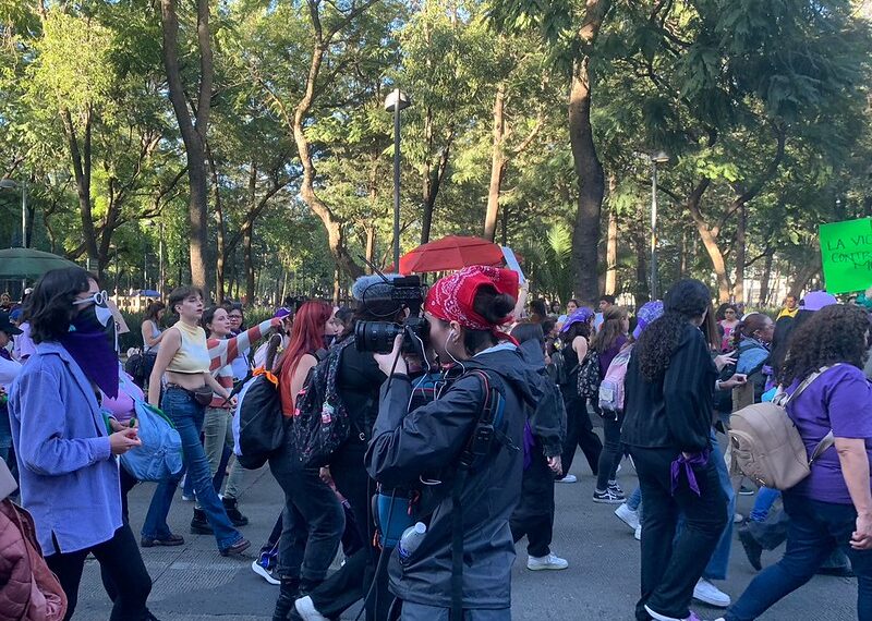 Mujeres periodistas exigen protección a Sheinbaum. Urgen protección y contener crisis de desplazamiento