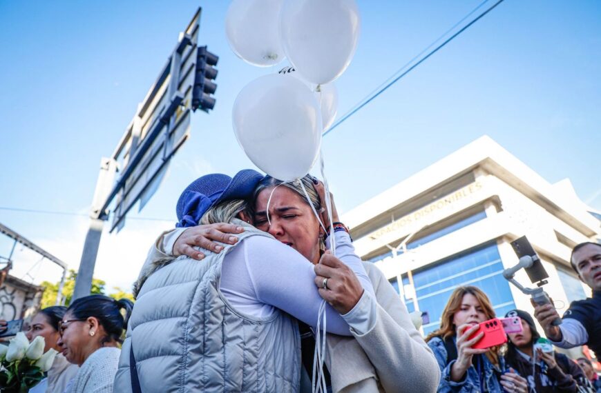 ¡Con las infancias no! Madre exige justicia por sus hijos en Sinaloa