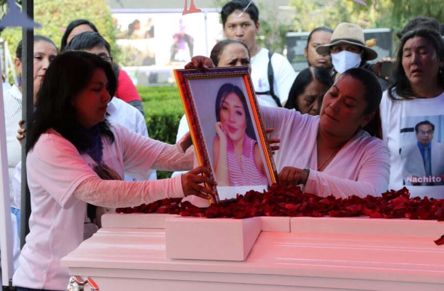 Rinden homenaje a Monserrat Uribe, tras ser encontrada en el Ajusco
