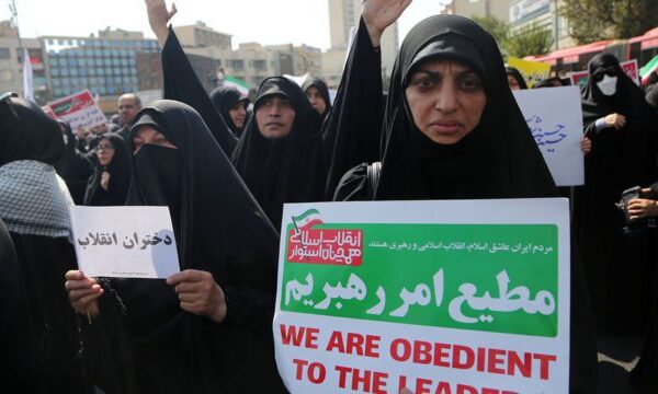 Irán suspende castigos extremos por el hiyab. Su uso continúa siendo obligatorio