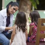 «Cuando te expulsan de tu tierra por valiente, te reinventas o te sometes al silencio»: La poesía de Lydia Cacho