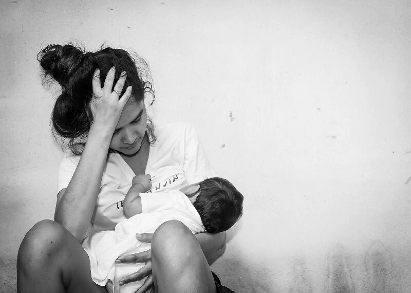Mujeres embarazadas viven alteraciones de salud mental en silencio, sin diagnóstico ni atención