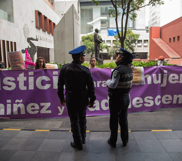 Allanan a EQUIS Justicia para Mujeres. Defensoras fueron voz protagonista contra Reforma Judicial y militarización