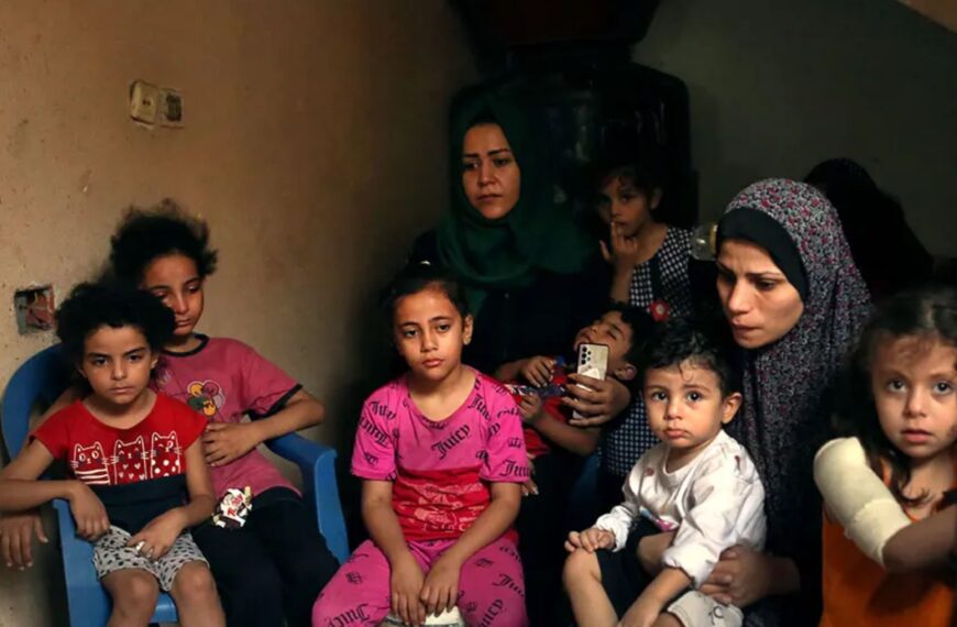 «A veces necesito compresas y jabón más que comida”. Se agrava crisis de gestión menstrual en Gaza