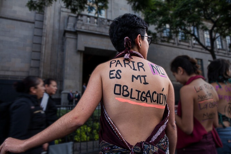 Proponen legalizar vientres de alquiler en Puebla, pese a ser otra modalidad de trata