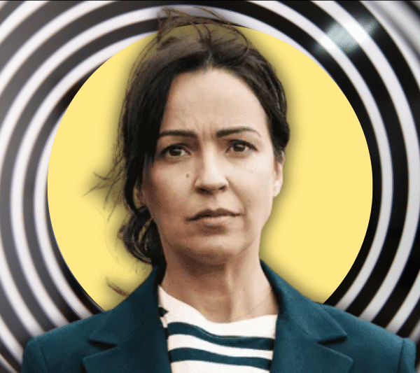 Si expresas lo que sientes y te dice «loca», es violencia psicológica. Ángela, la serie que revela la luz de gas