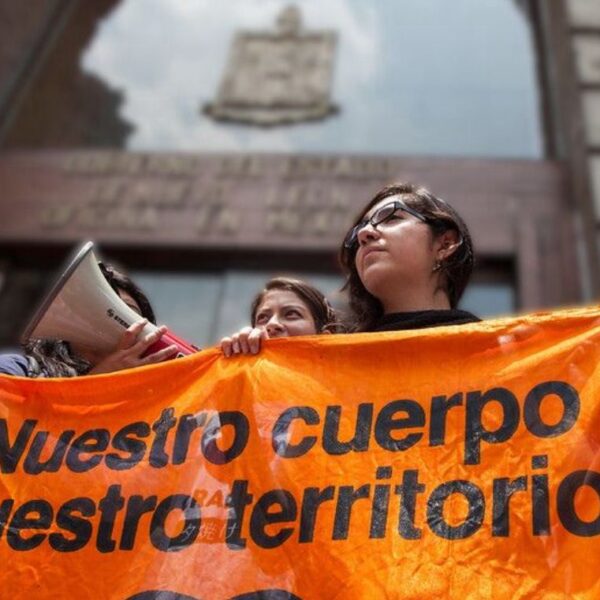 Sin consultar a movimientos de mujeres, PRI busca legalizar el trabajo sexual en México