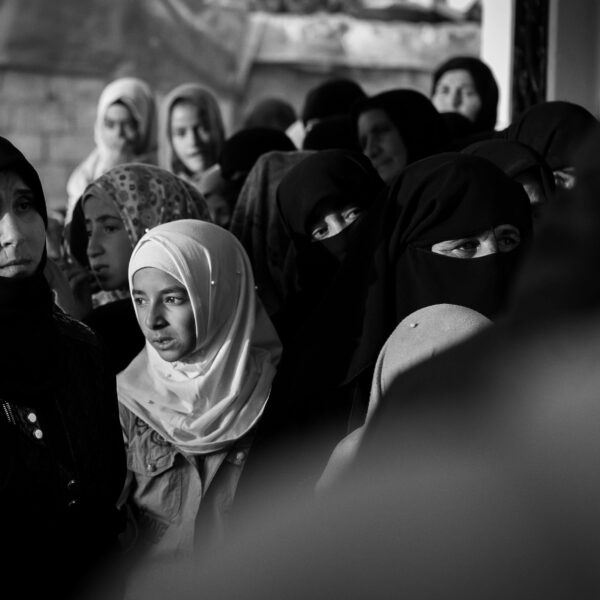 Siria ignora y revictimiza secuestros de mujeres y niñas, denuncia Amnistía Internacional