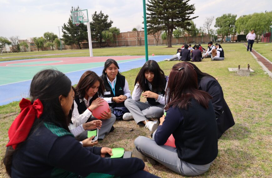 Dolor menstrual en jóvenes podrá ser justificante de inasistencia escolar en CDMX