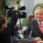 Asedio de AMLO contra mujeres periodistas. Informe CIMAC registra mil 189 casos