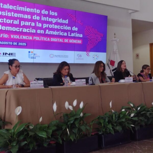 Violencia política digital, desafío frente al retroceso de democracias en América Latina