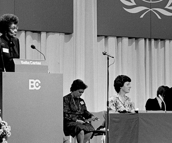El Decenio para las Mujeres (1975-1985), hito que sigue marcando la ruta de las luchas feministas