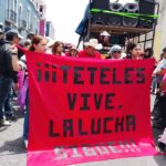 Gobierno de Puebla reprime a centenar de mujeres normalistas en Teteles
