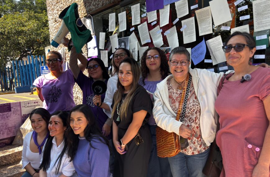 En mitin poético “anti-machos”, piden destituir a Taibo II por no reconocer trabajo de escritoras