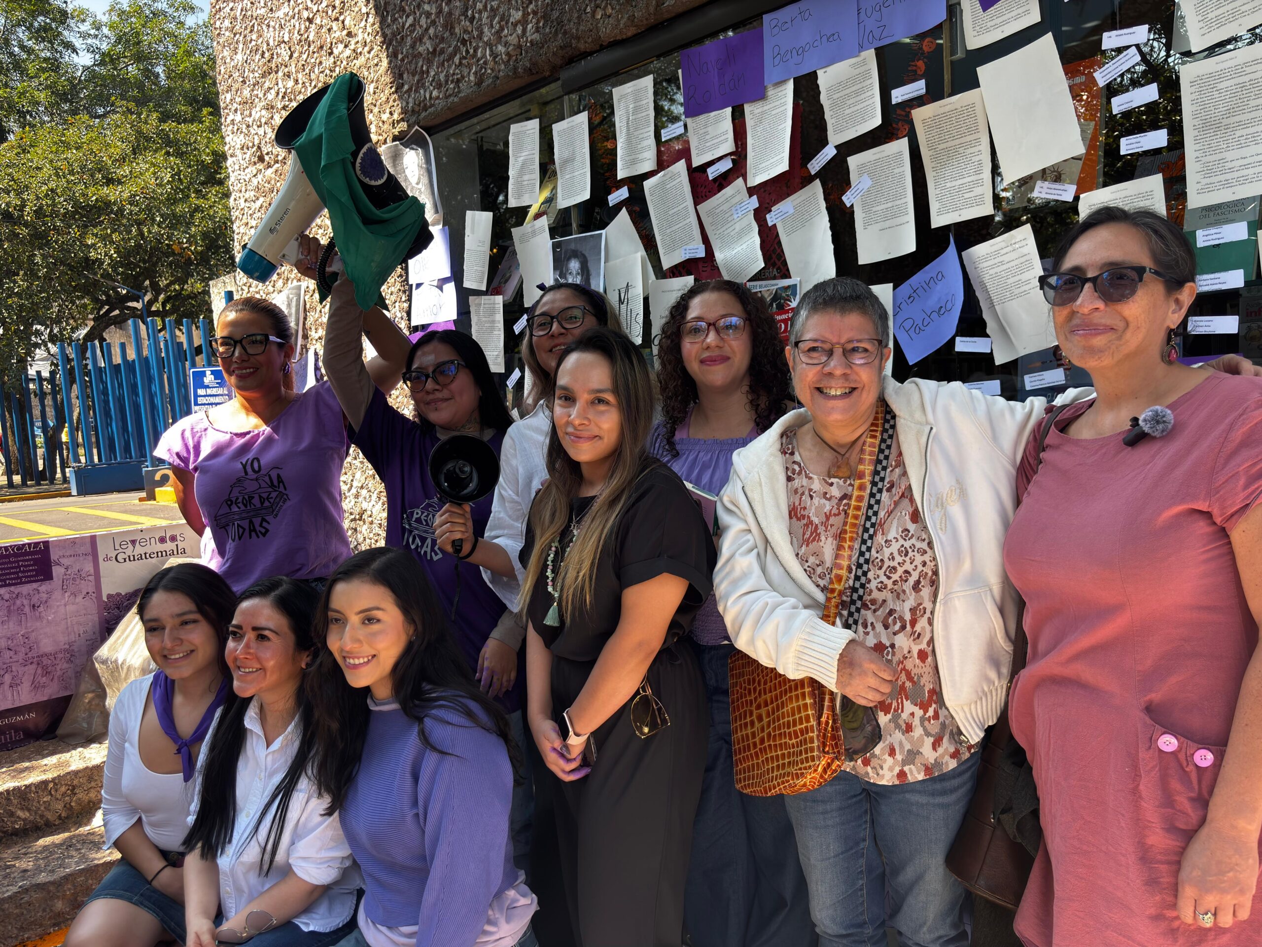 En mitin poético “anti-machos” piden destituir a Taibo II por no reconocer trabajo de escritoras