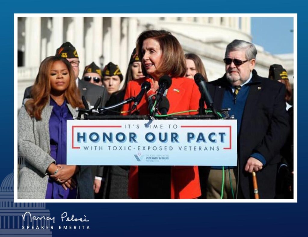 Se retira Nancy Pelosi, primera mujer en liderar la Cámara de Representantes en Estados Unidos
