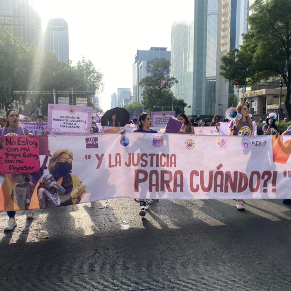Crónica del 25N en CDMX. Gritos de esperanza contra la violencia patriarcal