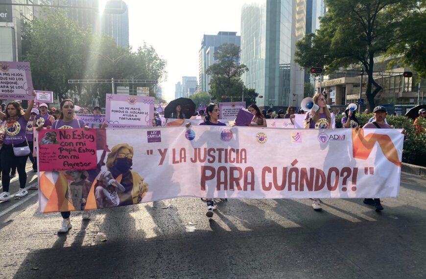 Crónica del 25N en CDMX. Gritos de esperanza contra la violencia patriarcal