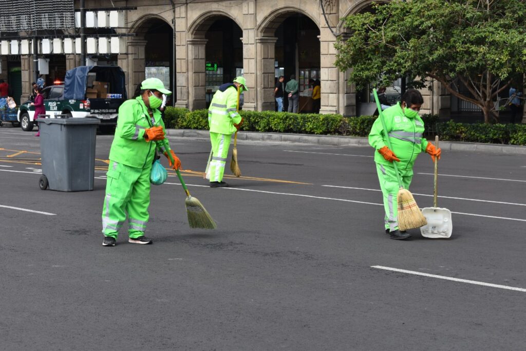 Mujeres trabajadoras de la limpieza denuncian condiciones laborales precarias