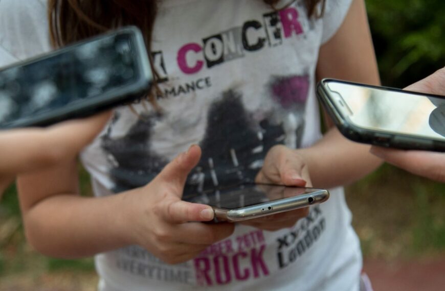 Alertan del»capping»; manipulan a infancias en la web para explotación sexual en vivo