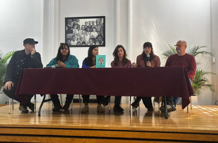 Presentan el libro «Seguir contándolo», crónica del desplazamiento de periodistas mexicanas a Barcelona