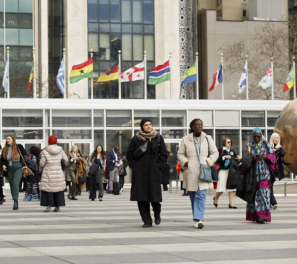 Mujeres acceden al 64% de los derechos jurídicos que gozan hombres: ONU Mujeres