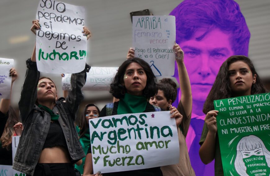 A cinco años de despenalizar el aborto, Argentina enfrenta retrocesos con gobierno ultraderechista de Milei