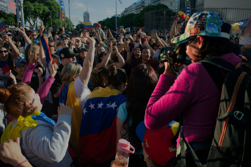 Alertan alto riesgo de detención para defensoras y periodistas en Venezuela