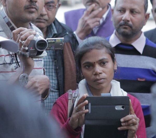 La democracia sale cara sin mujeres en los medios: ONU