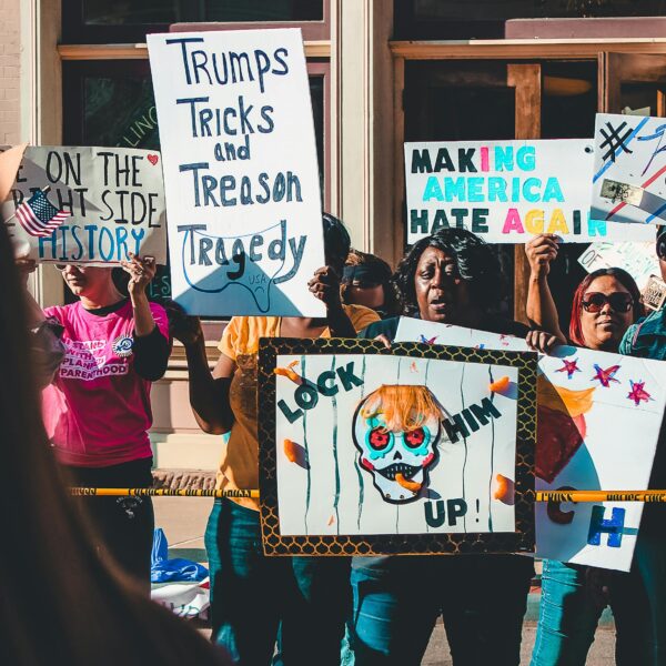 Impactos de la doctrina Donroe en las mujeres. Geopolítica del siglo XXI