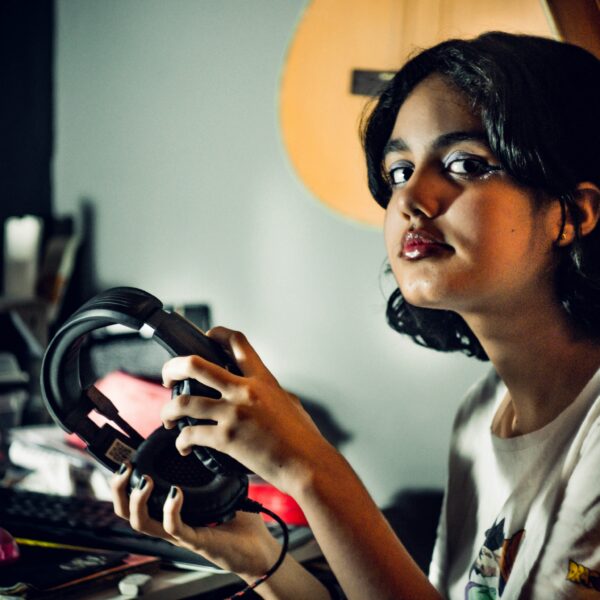 Artistas perderían 24% de ingresos por uso de IA, advierte Unesco